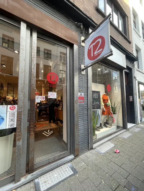 Walking Antwerp's Secondhand Trail from Kammenstraat to Berchem