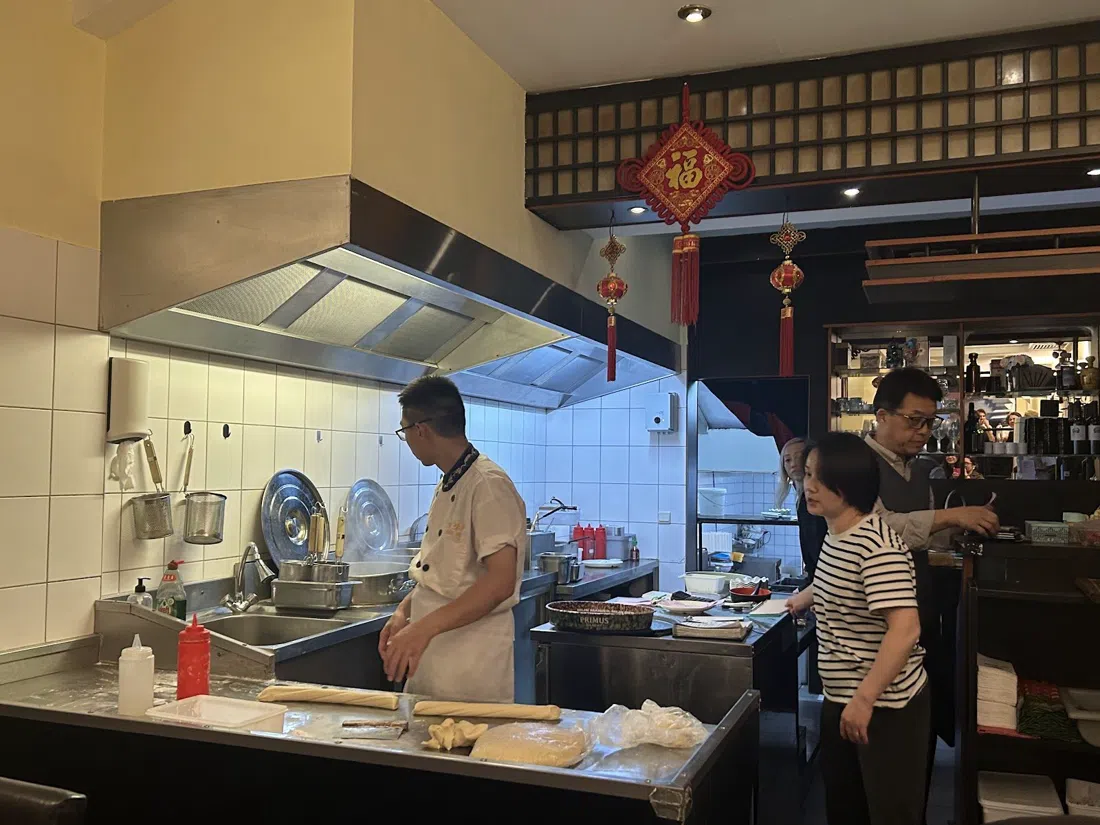 Bai Wei, Anversa