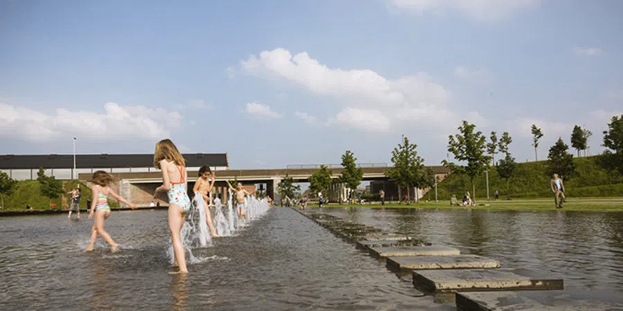 Park Spoor Noord und die Parkbrug, Antwerpen